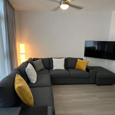 Urban Loft With Stunning & Sea Views Apartmán